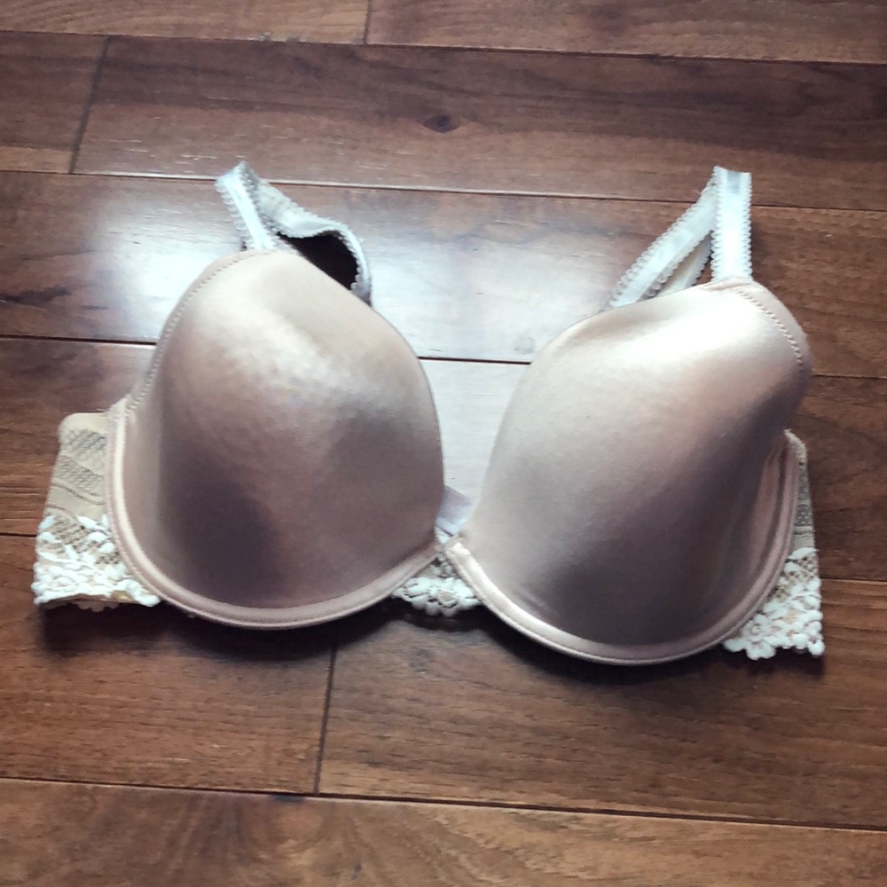 Wacoal underwire lightly padded bra